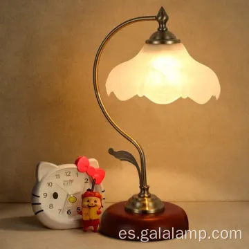 Lámpara floral elegante para espacios de vida contemporáneos